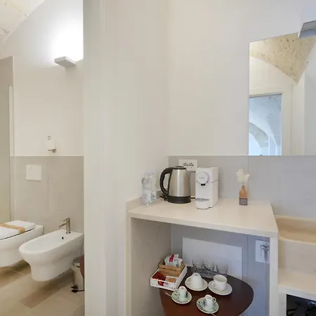 Palazzo Della Torre 002 - Historical Modern * Μπάρι