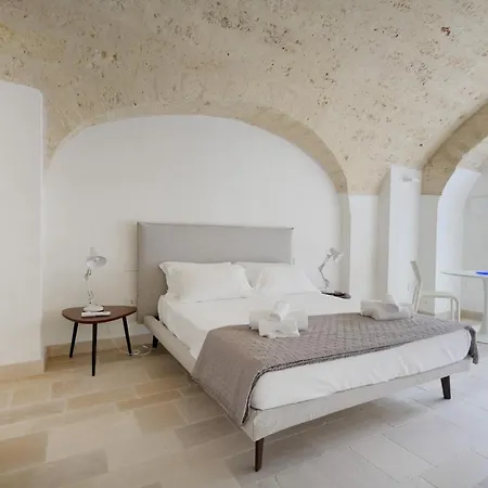 Palazzo Della Torre 002 - Historical Modern