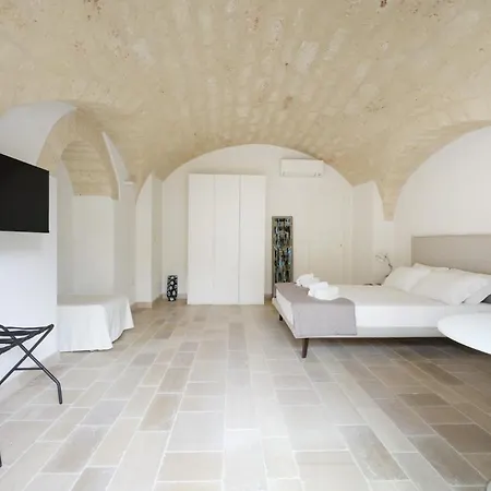 Palazzo Della Torre 002 - Historical Modern Apartman Bari