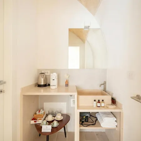 Palazzo Della Torre 002 - Historical Modern Apartment Bari