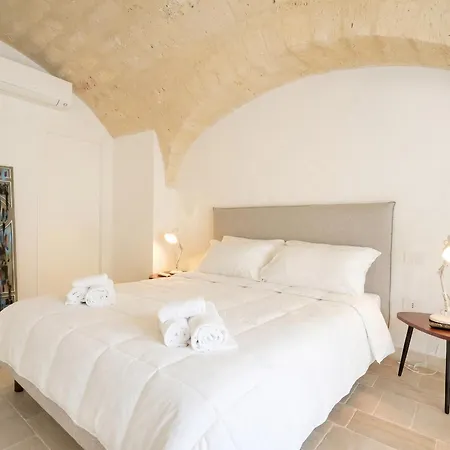 Apartment Palazzo Della Torre 002 - Historical Modern